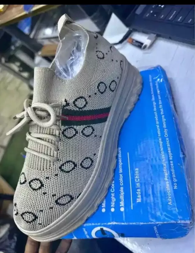 Tenis